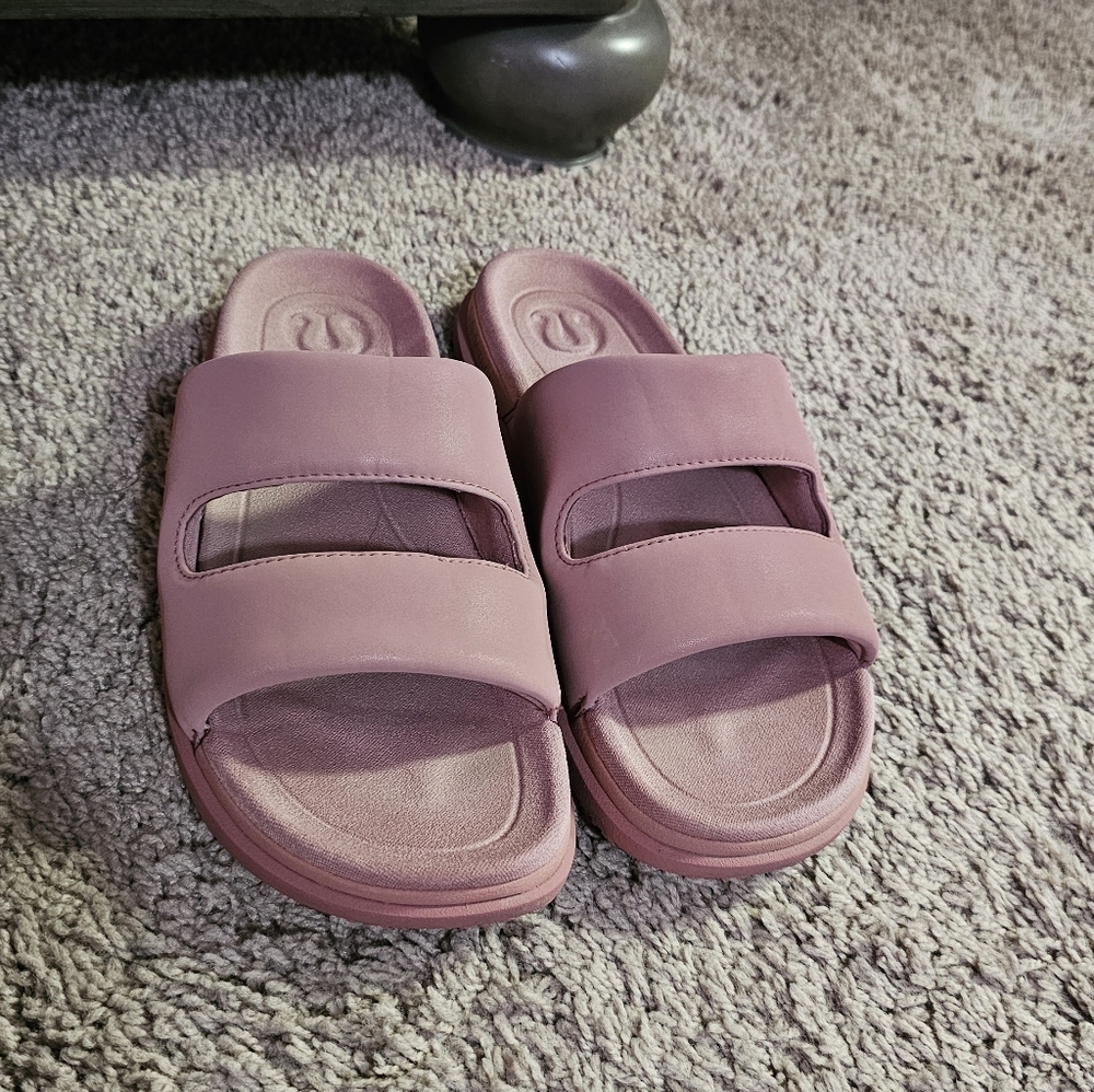 Lululemon Restfeel Slides - Picture 2 of 11